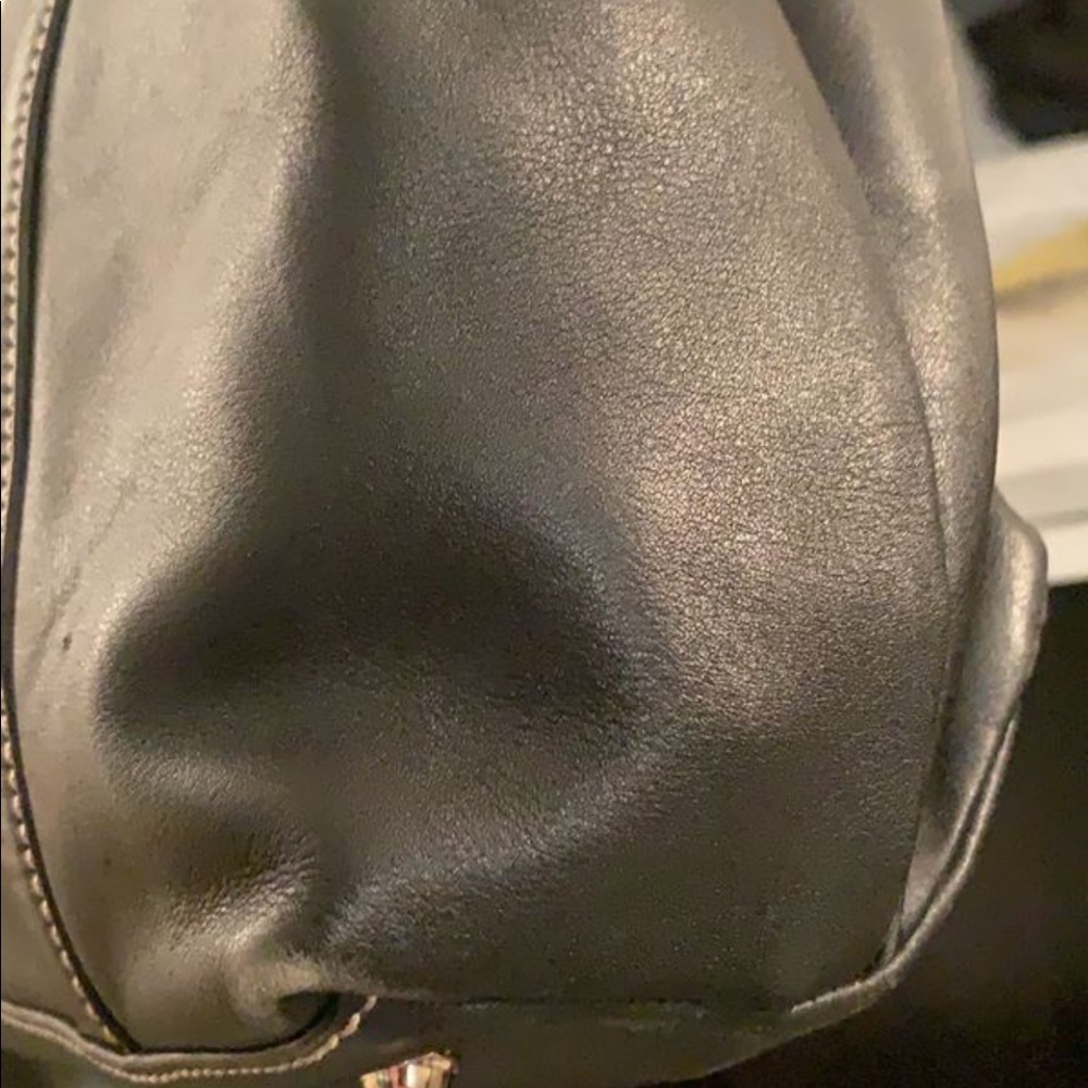Gucci purse authentic uses please see pictures